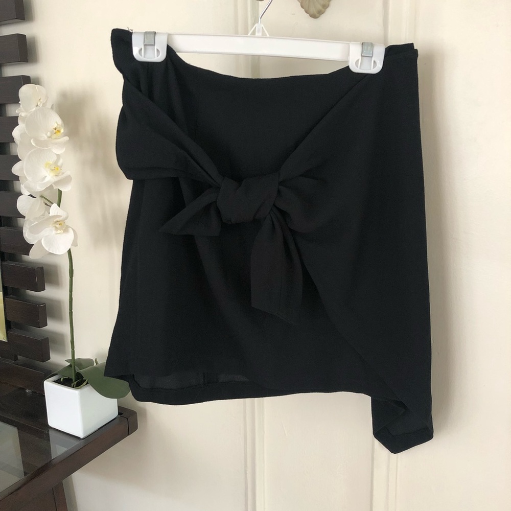 Black skirt